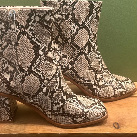 Snake Plissken - Picture 7 of 7